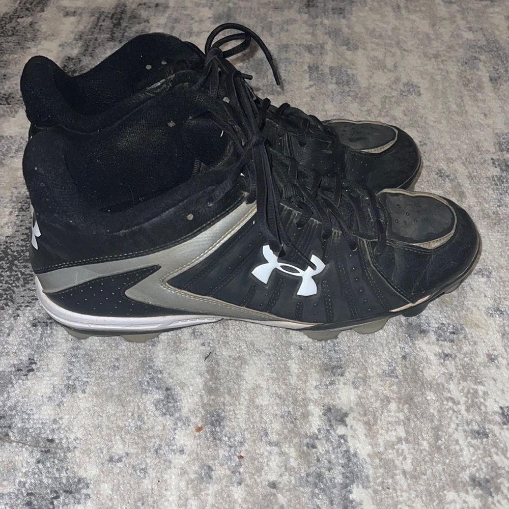 Under Armour Men’s Leadoff Baseball Cleats sz 9.5